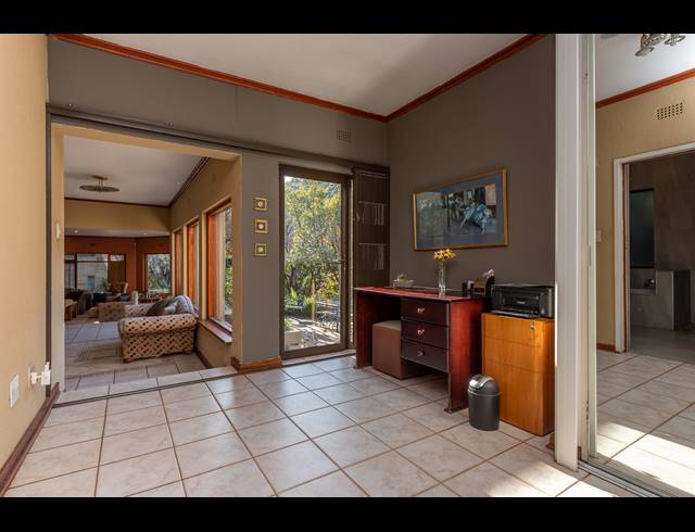 3 BEDROOM FREEHOLD FOR SALE IN GLENVISTA